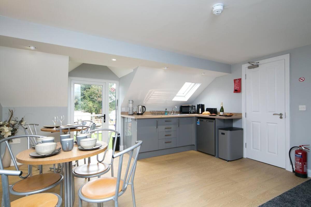 Apartment Pass The Keys Modern En-suite In Country Pubrestaurant 3 Llanddona