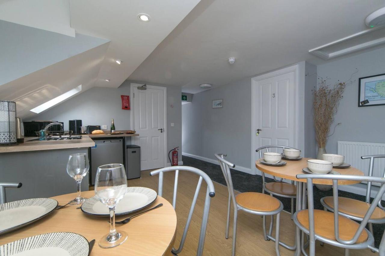 Pass The Keys Modern En-suite In Country Pubrestaurant 3 Llanddona